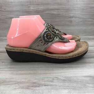 Clarks Flip Flop Sandals Women's 9.5 Artisan Beaded Leather Slip On Shoes